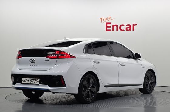 Hyundai Ioniq Q — пробег 169 839 км — фото 2 из 5