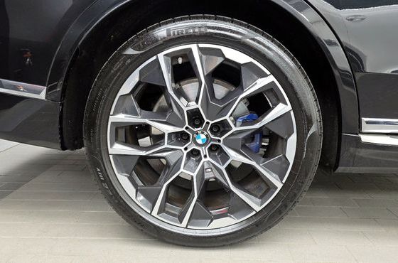 BMW X7 xDrive 40d M Sport 6STR — пробег 18 228 км — фото 5 из 5