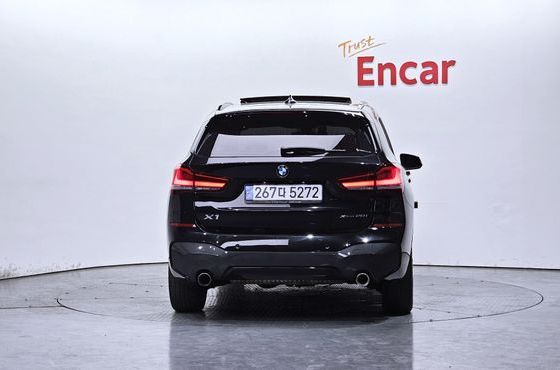 BMW X1 xDrive 20i M Sport — пробег 127 402 км — фото 4 из 5