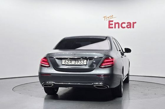 Mercedes-Benz E-Class E200 Avantgarde — пробег 46 071 км — фото 4 из 5