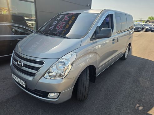 Hyundai Starex 12-Seater Wagon Smart — пробег 140 720 км — фото 1 из 5