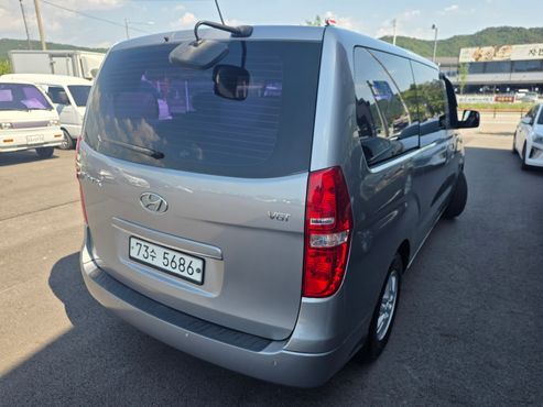 Hyundai Starex 12-Seater Wagon Smart — пробег 140 720 км — фото 2 из 5