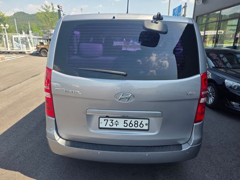 Hyundai Starex 12-Seater Wagon Smart — пробег 140 720 км — фото 4 из 5
