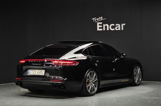Porsche Panamera 3.0 AWD — пробег 129 760 км — фото 2 из 5