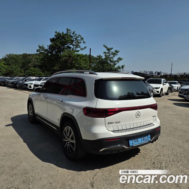 Mercedes-Benz EQB из Кореи Encar