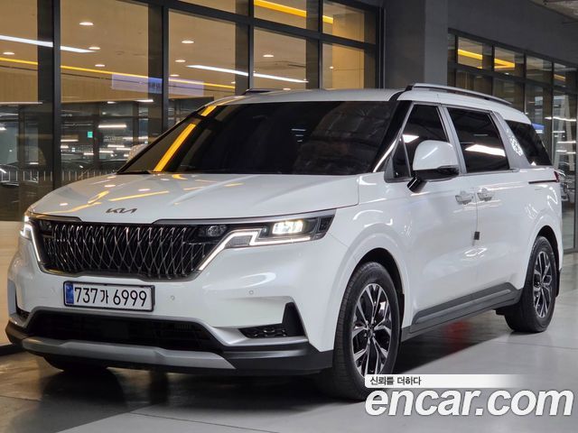 Kia Carnival 11-Seater Prestige — пробег 31 000 км — фото 1 из 5
