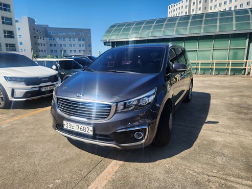 Kia Carnival 7-seater Limousine VIP — пробег 232 598 км — фото 2 из 5