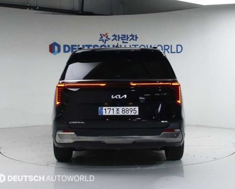 Kia Carnival HEV 9seater Signature — пробег 32 000 км — фото 4 из 5