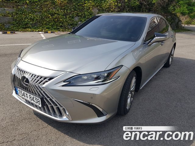 Lexus ES Executive — пробег 23 277 км — фото 1 из 5
