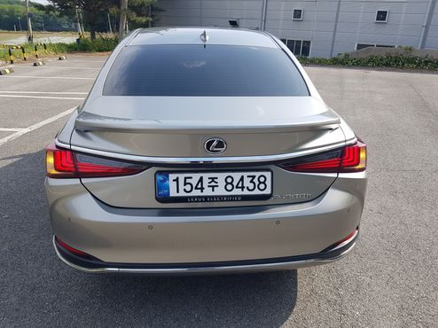 Lexus ES Executive — пробег 23 277 км — фото 4 из 5