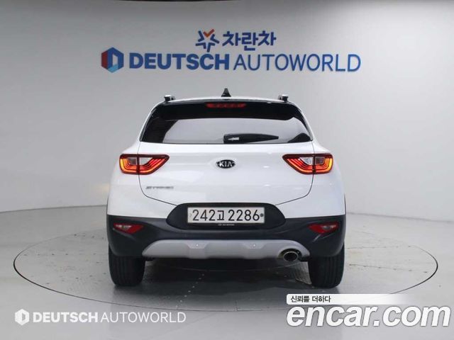 Kia Stonic из Кореи Encar