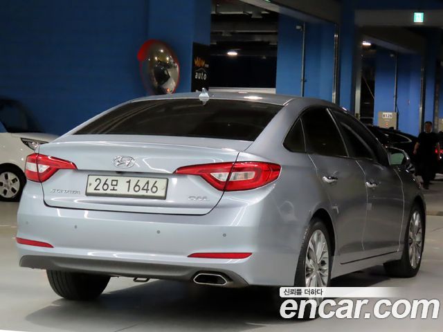 Hyundai Sonata 2.0 Premium — пробег 179 794 км — фото 4 из 5