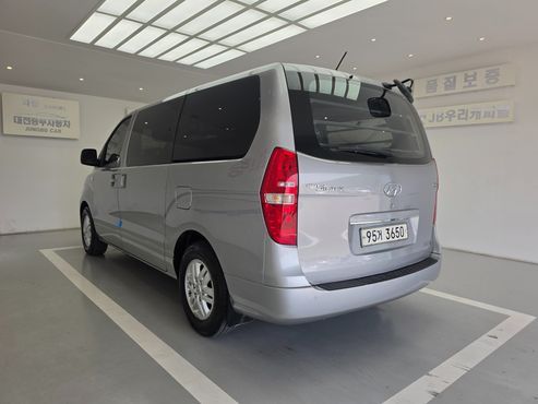 Hyundai Starex Van 5-Seater Smart — пробег 190 223 км — фото 2 из 5