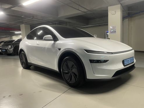 Tesla Model Y Premium RWD — пробег 600 км — фото 1 из 5