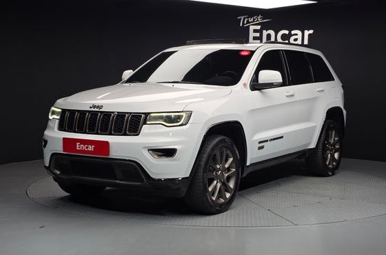 Jeep Cherokee 3.0 Diesel 75th Special Edition WK2 — пробег 183 587 км — фото 1 из 5