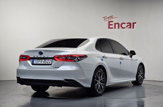 Toyota Camry 2.5 XLE Hybrid — пробег 46 836 км — фото 2 из 5