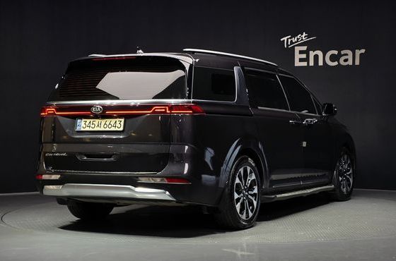 Kia Carnival 9-Seater Signature — пробег 77 923 км — фото 2 из 5
