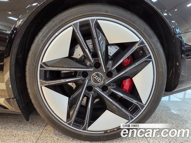 Audi RS e-tron GT из Кореи Encar