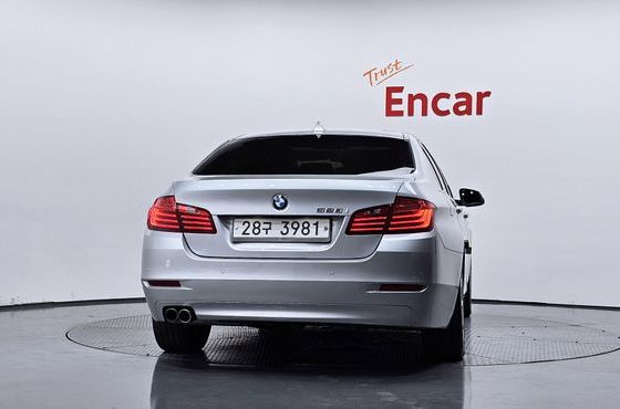 BMW 5-Series 528i — пробег 85 480 км — фото 4 из 5