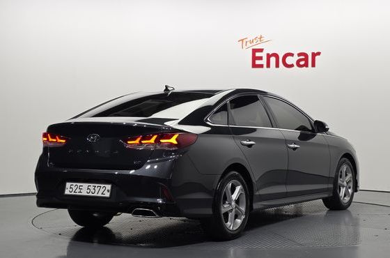 Hyundai Sonata 2.0 Smart — пробег 180 881 км — фото 2 из 5