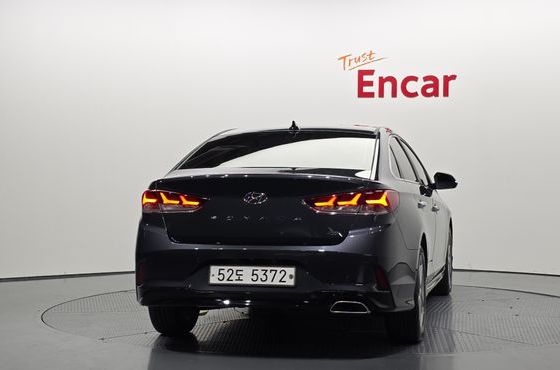 Hyundai Sonata 2.0 Smart — пробег 180 881 км — фото 4 из 5