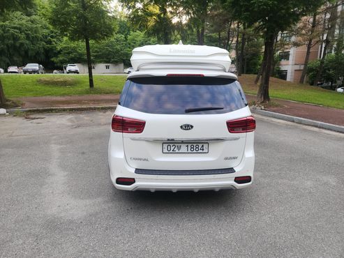 Kia Carnival 7-Seater Hi-Limousine (Special) — пробег 67 800 км — фото 5 из 5