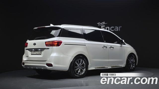 Kia Carnival из Кореи Encar