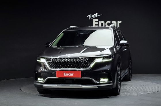 Kia Carnival 9-Seater Signature — пробег 69 183 км — фото 3 из 5