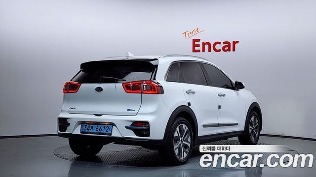 Kia Niro Prestige — пробег 242 514 км — фото 2 из 5