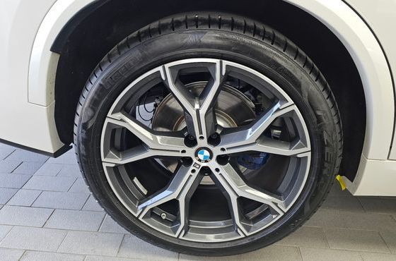 BMW X5 xDrive 40i M Sport — пробег 19 040 км — фото 5 из 5