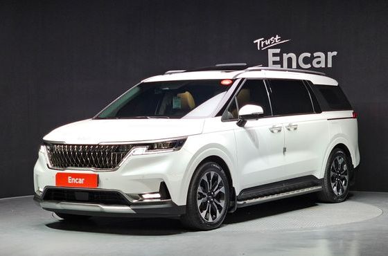 Kia Carnival Gasoline 7-Seater Signature — пробег 15 014 км — фото 1 из 5