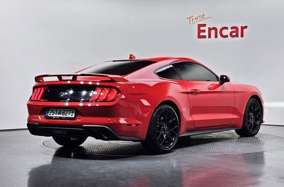 Ford Mustang Coupe — пробег 35 810 км — фото 2 из 5