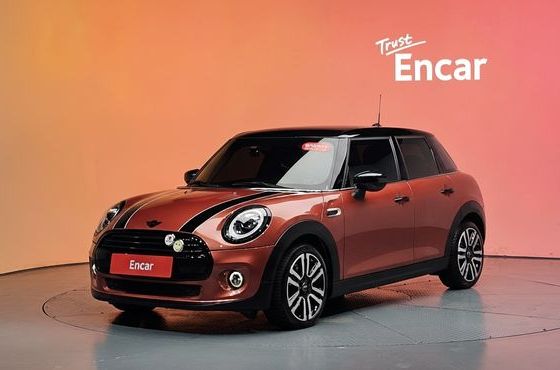 Mini Cooper 5Door Rosewood Edition 3rd — пробег 24 606 км — фото 1 из 5