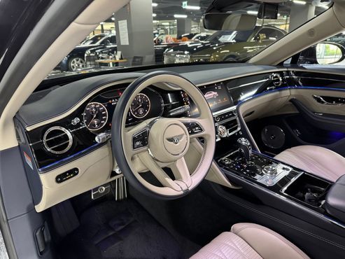 Bentley Flying Spur 4.0 Azure — пробег 27 400 км — фото 4 из 5