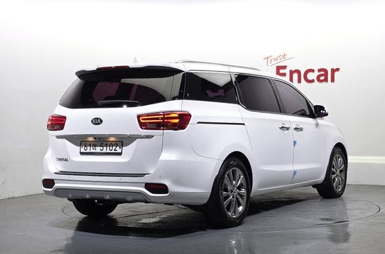 Kia Carnival 9-Seater Prstige — пробег 132 119 км — фото 2 из 5