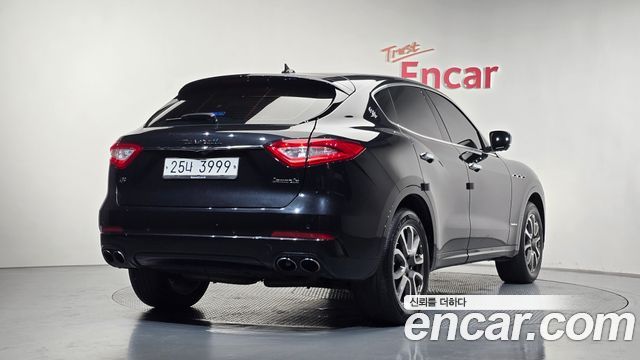Maserati Levante из Кореи Encar