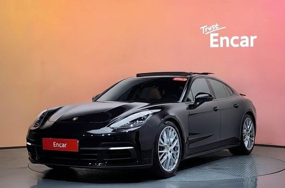 Porsche Panamera 3.0 AWD — пробег 68 645 км — фото 1 из 5
