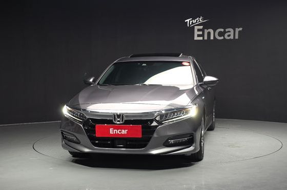 Honda Accord 2.0 Hybrid Touring — пробег 78 888 км — фото 3 из 5