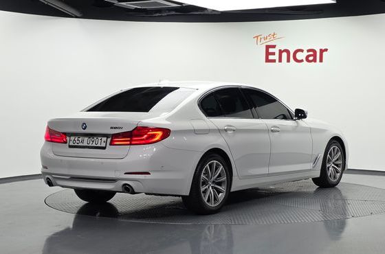 BMW 5-Series 520i Luxury — пробег 59 030 км — фото 2 из 5