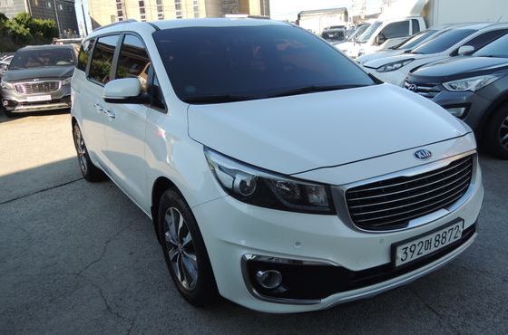 Kia Carnival 9-seater Luxury — пробег 196 379 км — фото 3 из 5