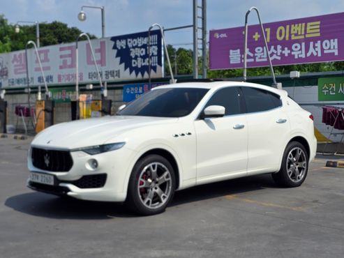 Maserati Levante 3.0 AWD Sport — пробег 100 000 км — фото 1 из 5