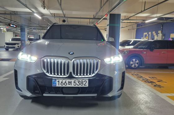 BMW X5 xDrive 40i M Sport — пробег 4 000 км — фото 1 из 5