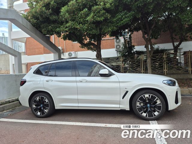 BMW iX3 M Sports — пробег 26 500 км — фото 3 из 5