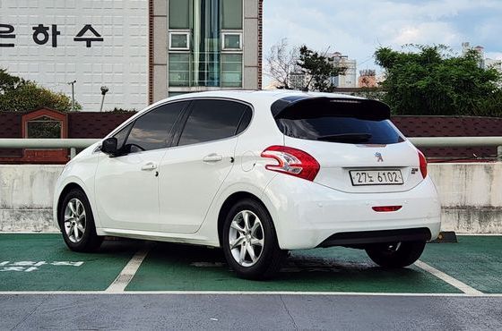 Peugeot 208 1.4 e-HDi Allure 5Door — пробег 58 600 км — фото 2 из 5