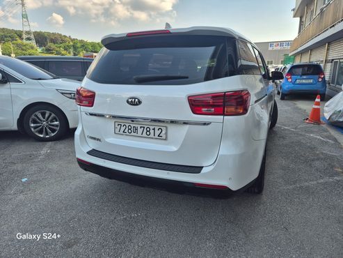 Kia Carnival 11-Seater Deluxe — пробег 115 387 км — фото 4 из 5