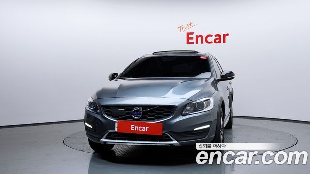 Volvo V60 D4 — пробег 98 333 км — фото 3 из 5