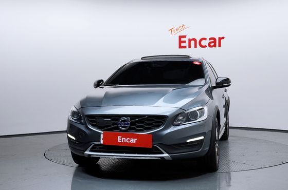 Volvo V60 D4 — пробег 98 333 км — фото 3 из 5