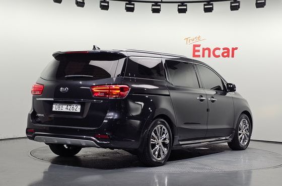 Kia Carnival 9-Seater Noblesse Special — пробег 122 651 км — фото 2 из 5
