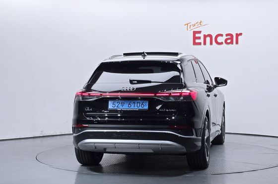 Audi Q4 e-tron 40 Premium — пробег 47 949 км — фото 4 из 5