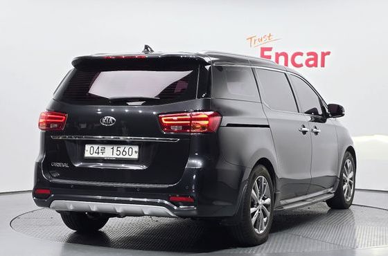 Kia Carnival 9-Seater Noblesse — пробег 122 463 км — фото 2 из 5